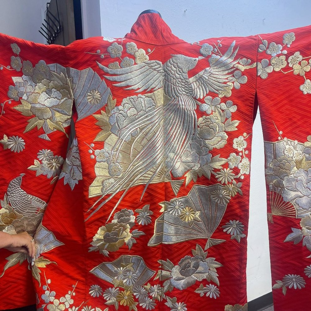Uchikake Rare Japanese Wedding Red Silk Gold Silver Thread Embroidery Kimono - Picture 5 of 12